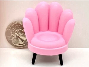 Rare Miniature Shell Arm Chair Zuru Mini Brands Home Series 1 - Picture 1 of 2