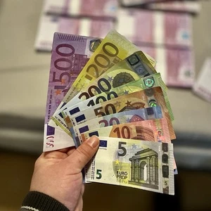 €5-500 Counterfeit Banknotes Euro Play Money Movie Money Monopoly Notes (SAMPLE PACK) - Picture 1 of 3