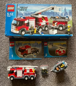 Lego City Set 7239 Feuerwehrauto KOMPLETTSET Originalverpackt mit Anleitung & Minifiguren - Bild 1 von 5