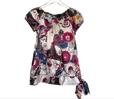 Blusa floral con corbata My Michelle M blanca magenta azul para mujer Foto 1 de 4