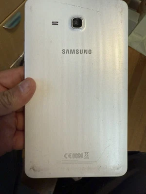Samsung Galaxy Tab A 7-Inch 8GB Android,  ,SM-T280 , Crack Screen And Camera - Image 1 of 4