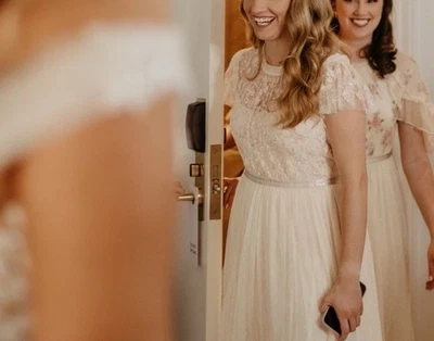 Vestido crema aguja e hilo con detalles de encaje talla 8 Foto 1 de 4