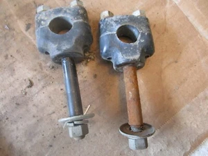1972 Kawasaki S2350 S2 350 Handlebar Handle bar riser clamps - Foto 1 di 3