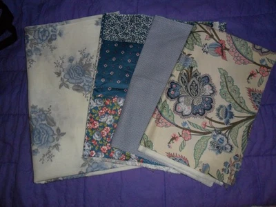 Vintage tissus (4) patchwork.Dans les tons bleus. - Photo 1/3