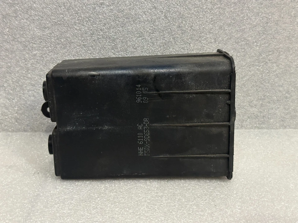 Jaguar XK8 1997-2002 evaporador de combustible bote de vapor de carbón OEM Foto 1 de 3