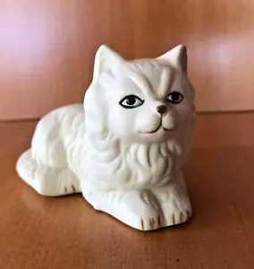 Vtg 4" White Persian Cat Figurine Bisque Porcelain Enesco Japan Green Eyes - Picture 1 of 9