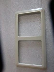 Jung-Abdeckrahmen 2-fach ST550 cremeweiß gebraucht - Bild 1 von 1