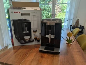 Bosch VeroCup 100 TIS30159DE 1300W Kaffeevollautomat Schwarz - Bild 1 von 5