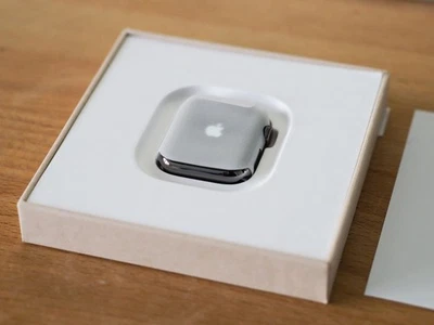 Apple Watch Series 6 40mm Edelstahl Graphit Apple Care Austausch + Garantie  - Bild 1 von 4