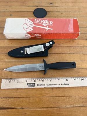 Vintage Gerber Command I w/ Serrated Blade, Leather Sheath & Original Box #5651 - Image 1 of 4