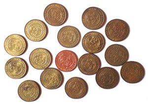 17 Vintage 1992 bis 1998 CHUCK E CHEESE Goldfarbene Token - Bild 1 von 4