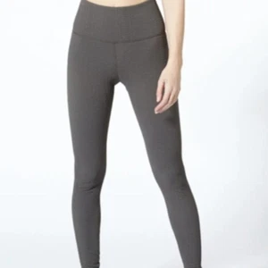 Neu ohne Etikett Vimmia X Revolve 7/8-Kern-Leggings Größe Small grau - Bild 1 von 8