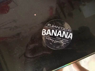 Banana Setting Powder  - Image 1 of 3