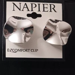 NAPIER Mod/Contemporary Silver UFO Flying Saucer E-Z Comfort Clip On Earrings - Picture 1 of 3