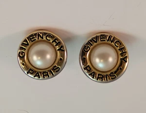 Givenchy Paris Ohrringe goldfarben Kunstperlen Logo rund Clip On Vintage - Bild 1 von 4