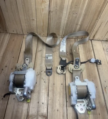 Комплект передних ремней безопасности 2006-2008 LEXUS IS250 IS350 для водителя и пассажира желтовато-коричневый - Изображение 1 из 4