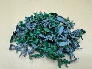 Job lot Airfix c.100 Plastic Toy Soldiers Grey and Green - Picture 1 of 8