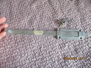 petit Fermoir de porte ou volet en fer Utile en domotique sécurité de la maison - Imagen 1 de 3