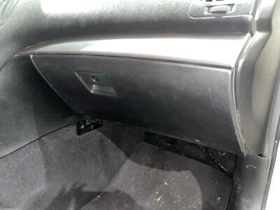 Infiniti G37 Graphite-G 2008-2013 guantera compartimento de almacenamiento Foto 1 de 2