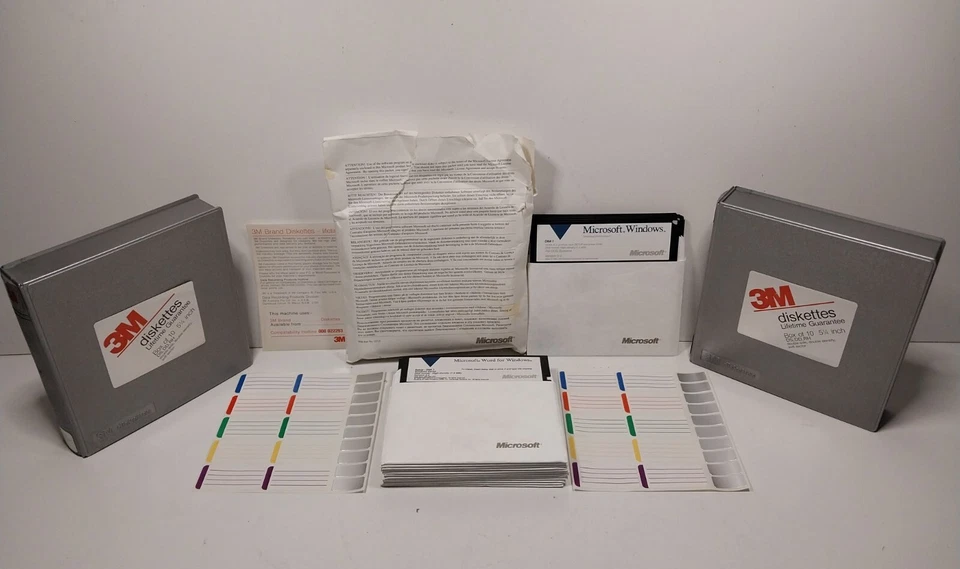 Microsoft Windows 3.0 & Word 2.0 5.25" Floppy Discs Plus Cases OS Retro Gaming - Image 1 of 4