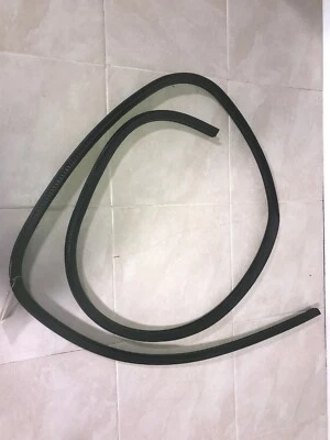 Jeep Patriot 2011 forro de tira de sellado lateral para pasajeros traseros OEM Foto 1 de 4