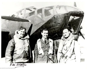 10x8 B&W fotografía firmada Rae Walton MC RAF SEGUNDA GUERRA MUNDIAL evader Coastal Command - Imagen 1 de 1