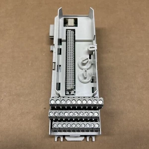 Unidad de terminación de módulo compacto ABB 3BSE013230R1 - Imagen 1 de 5