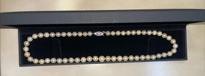 Collar de perlas de oro Akoya con broche de oro 14kT Foto 1 de 4