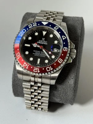 Seiko Mod Pepsi GMT style NH36 Automatic Movement Jubilee-Style Bracelet Watch - Image 1 of 4