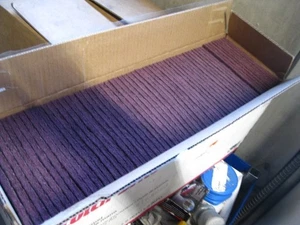 Almohadilla de mano 3M Scotch-Brite 7447B Pro muy fina 6"x9" granate paquete de 60 - Imagen 1 de 4