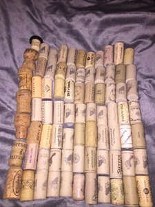 77 gebrauchte Weinkorken, KOSTENLOSER Versand komplett Naturkorken aus Rot- & Weißweinen - Bild 1 von 3