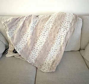 Dennis Basso Home Snow Leopard Print Faux Animal Fur Throw Blanket ~ 46 In X 58” - Picture 1 of 4