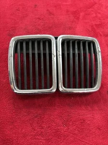 BMW E30 Niere Kühlergrill Mittelteil Original BMW 51.13.1884350 - Bild 1 von 12