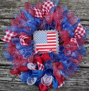Handmade Seasonal Deco Mesh/Ribbon Wreath Patriotic Flag USA Red White Blue 20" - Picture 1 of 3