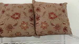 2 ALMOHADAS FLORALES Almohadas con Cremallera Doradas/Rojas - Imagen 1 de 3