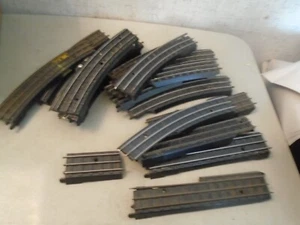 LIONEL OO TRACK 17 PCS ALL CHIPPED 4 STRAIGHT 13 CURVE CLEAN RAILS - Picture 1 of 5