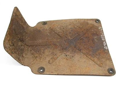 1987 SUZUKI 87 LT-4WD LT4WD QUADRUNNER - CARRIER REAR BOX SHIELD PLATE - Image 1 of 4