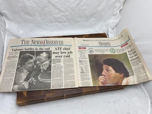 Zeitung NC State Wolfpack Nachrichten & Beobachter Jim Valvano Tod 29.4.93 - Bild 1 von 6