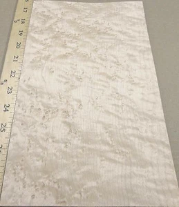 Vogelaugenahorn figurbetontes Holzfurnier 7" x 12" roh keine Unterlage AA Klasse 1/42" dick - Bild 1 von 2