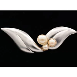 Givenchy Vintage Blatt Anstecknadel Brosche gebürstet Silber Perle klobig signiert 80er Bin1 - Bild 1 von 12