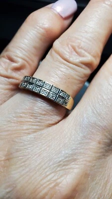 GENUINE 0.20 CT DIAMOND 9KT SOLID YELLOW GOLD BAND RING SIZE 8.5 - Image 1 of 4
