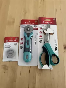 Singer Ergo Taglierina Rotante 45mm Serie Pro Lama Pinzatura Forbici E Confezione Lama! - Foto 1 di 14