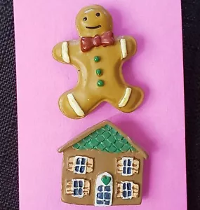 2x Vintage La Mode ¾-1" Gingerbread Boy & House Christmas Hand Painted Buttons - Picture 1 of 12