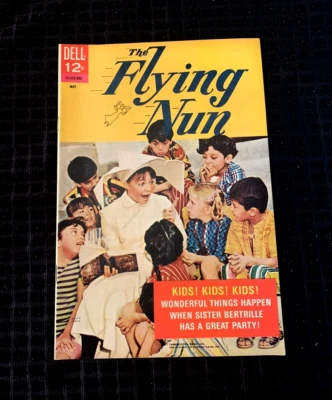 THE FLYING NUN #2 Dell Comics 1968  Photo Cover Sally Field Foto 1 de 2