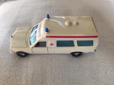 Corgi Toys 406 Mercedes-Benz Ambulance Krankenwagen Bonna 2500 1/36 - Immagine 1 di 3