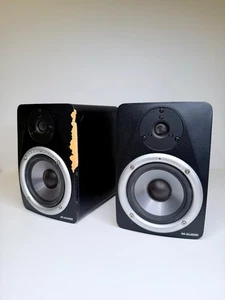 M-Audio Studiophile BX5 Powered Studio Monitor x 2 (CHECK PHOTOS) - Picture 1 of 12
