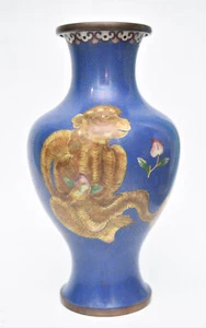 ANTIQUE CHINESE CLOISONNE 9" VASE CLAWED DRAGON SHEEP MONKEY FOO DOG - Picture 1 of 8
