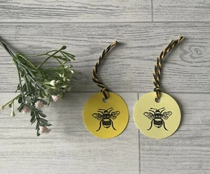 8 Handmade Honey Bumble Bee Yellow Round Gift Tags - Picture 1 of 6