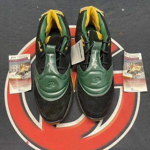 Allen Iverson Signed Philadelphia 76ers Answer V Reebok Bethel Sneaker Pair  JSA - Picture 1 of 8