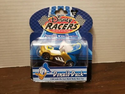 Disney Parks Racers Donald Duck 1/64 Die Cast Metal Body Race Car NUEVO Foto 1 de 4